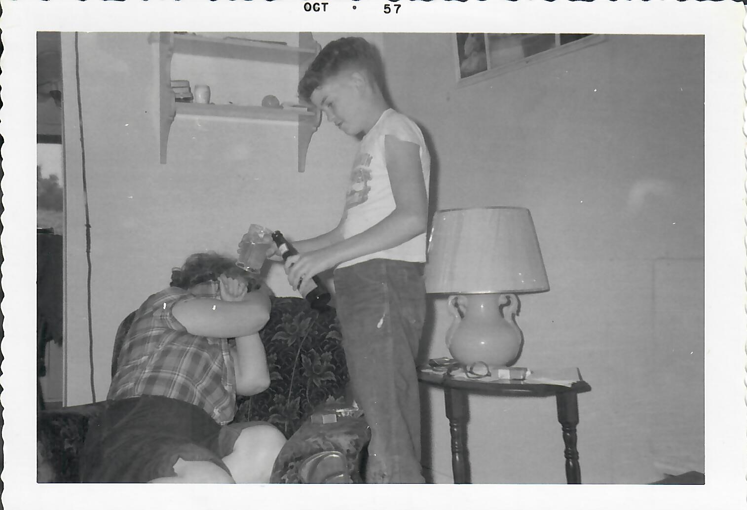 PRYJ1942_19571015_PHT_GRP_01.jpg